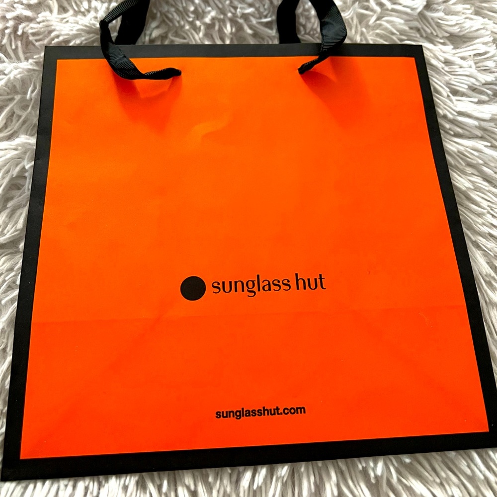 😎 SUNGLASSES HUT bag 🐳